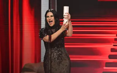 Laura Pausini deslumbra en Premios Billboard de Música Latina