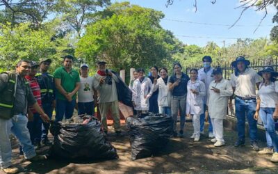 Limpieza y mantenimiento en el cementerio El Zapote de León