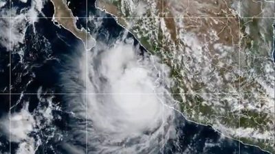 Alerta en México por el huracán Simón tras una víctima mortal