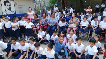 Estudiantes y Docentes del colegio República de Cuba conmemora el Día Internacional de la mujer