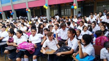 Comunidad estudiantil del Instituto Hugo Chávez rinden homenaje al padre de la revolución Bolivariana