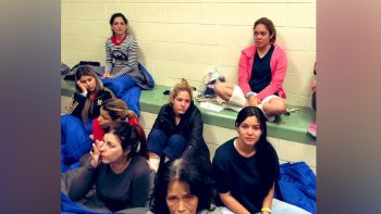 Congresistas denuncian condiciones inhumanas en los centros de detención de inmigrantes de EE.UU.