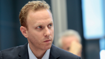 Max Blumenthal: Están planeando otro intento de golpe después de las elecciones de 2021