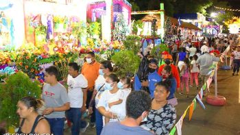 Miles de nicaragüenses disfrutan la alegría, fé y color de la Avenida de Bolívar a Chávez