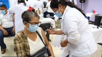 Nicaragua ha vacunado casi al 53% de la población contra la COVID-19