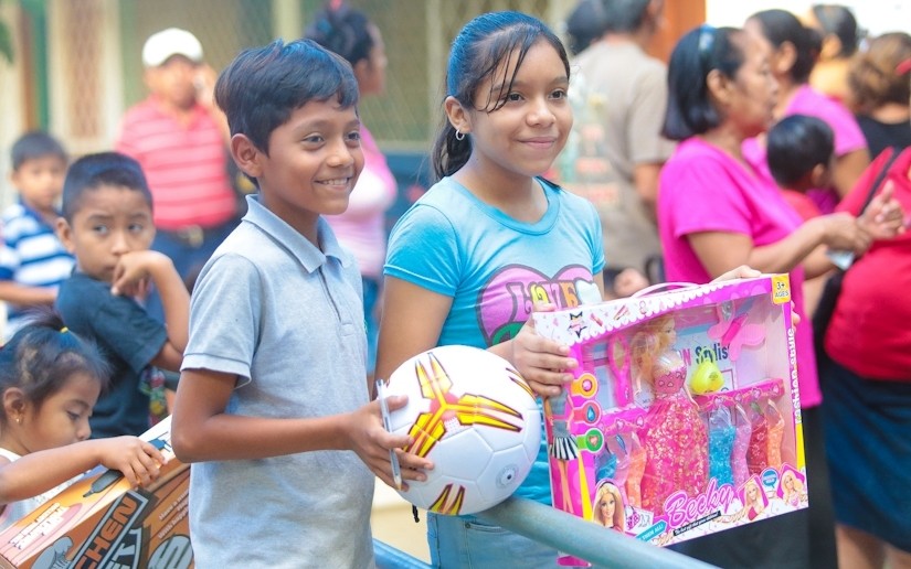 entrega de juguetes navideños en todos los colegios públicos de Nicaragua