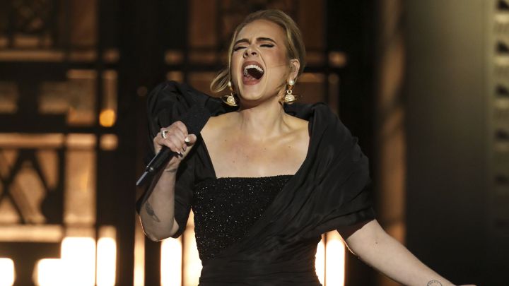 Adele pospuso su regreso a los escenarios por el coronavirus