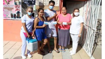 Continúa vacunación voluntaria contra la COVID-19 en barrios de Managua