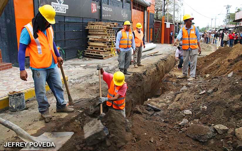 Inician obras de drenaje y construcción de calles en el Mercado Oriental