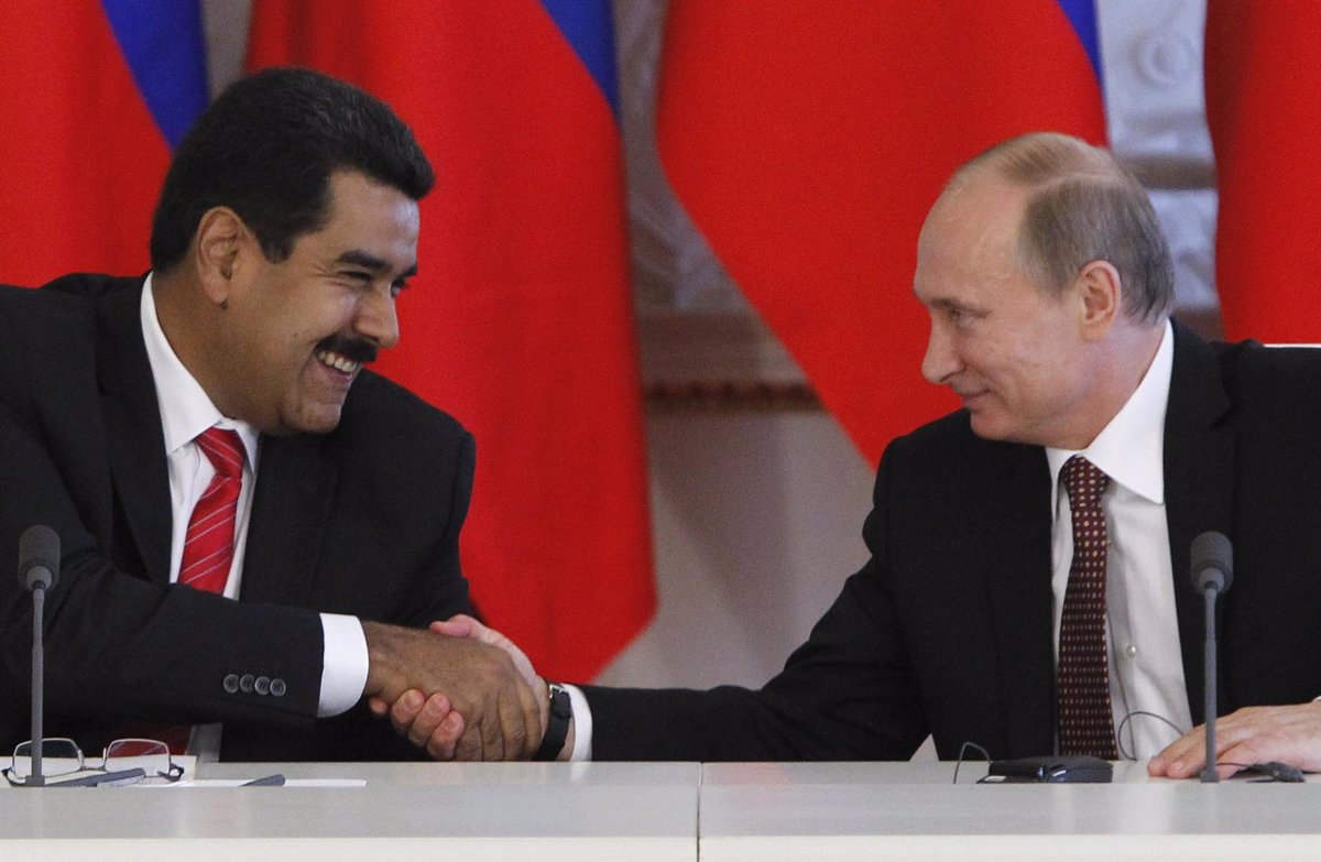 Nicolás Maduro y Vladimir Putin sostienen conversación telefónica