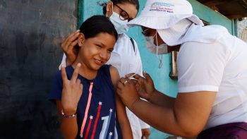 53 % de nicaragüenses vacunados con esquemas completos contra la COVID-19