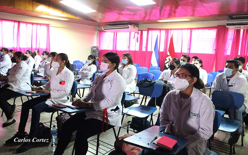 MINSA capacita a médicos ginecobstetras del Hospital Bertha Calderón