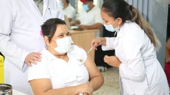 El 64% de la población nicaragüense ha completado esquema de vacunación contra la COVID-19