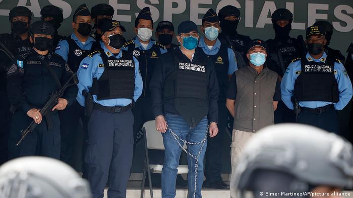 El expresidente de Honduras Juan Orlando Hernández es extraditado a EEUU