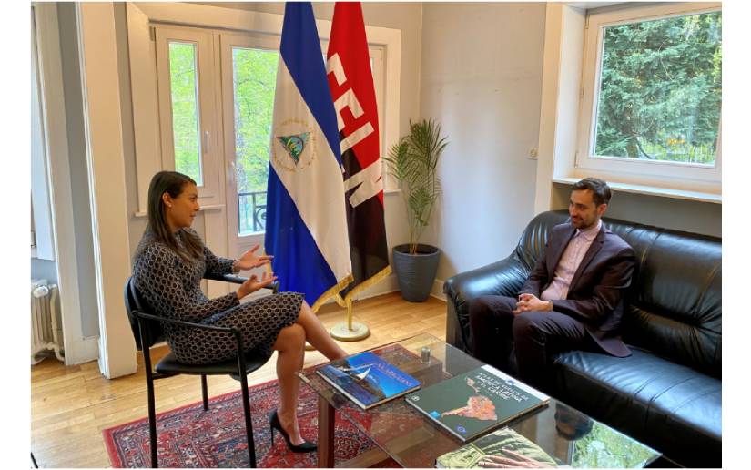 Embajada de Nicaragua en Bélgica recibe visita de Asociación Europea de Puros