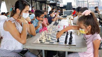 Festejan primer aniversario de la academia de ajedrez