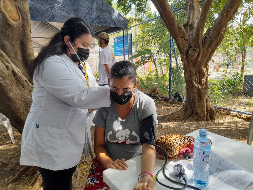 Pobladores del barrio 14 de junio reciben atención médica gratuita