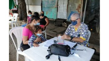 Realizan jornada de atenciones médicas en el barrio Candelaria