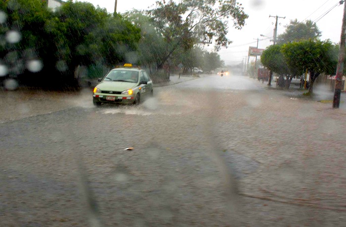 Nicaragua: Dos fenómenos meteorológicos podrían ocasionar lluvias en los próximos días 