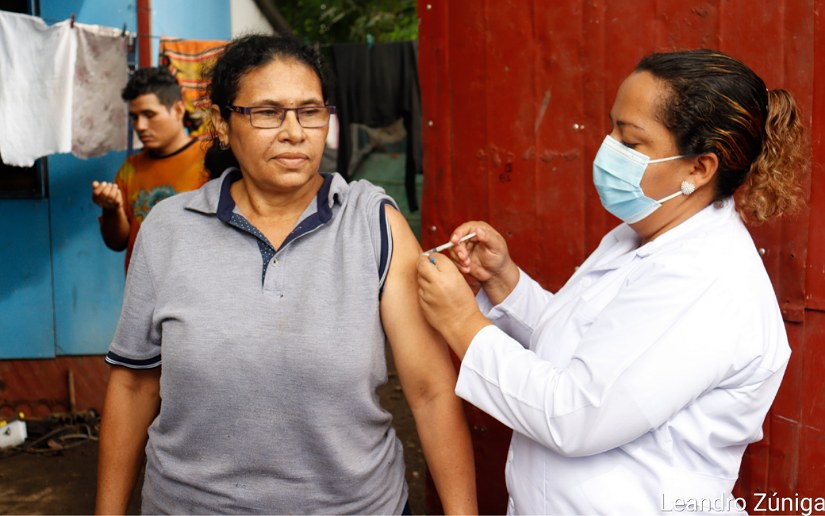 Brigadas de vacunación contra la COVID-19 recorre el barrio Carlos Núñez
