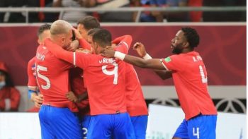 Costa Rica gana 1-0 a Nueva Zelanda en su sexto Mundial
