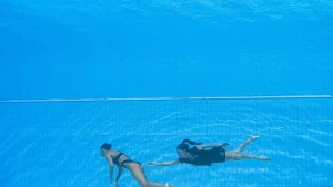 Entrenadora rescata a una nadadora de la piscina del Mundial de Budapest