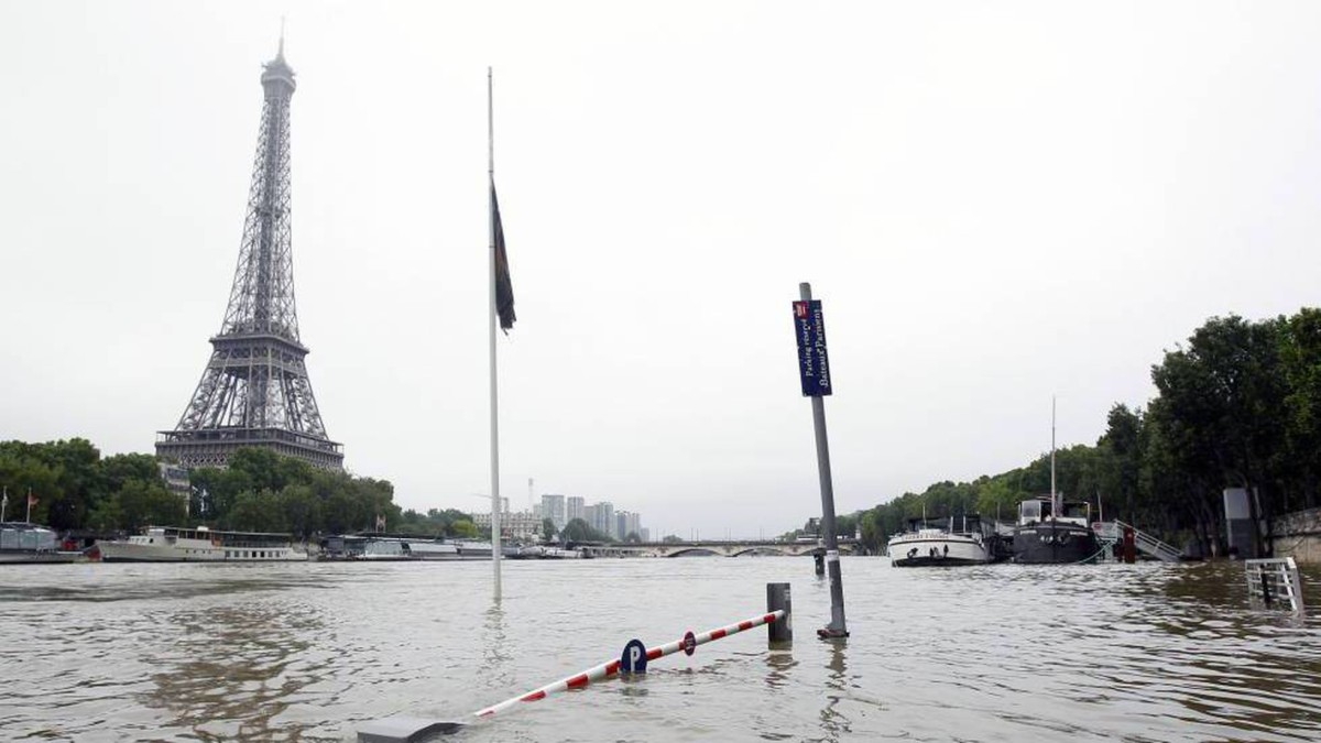 Lluvias torrenciales provocan inundaciones en París