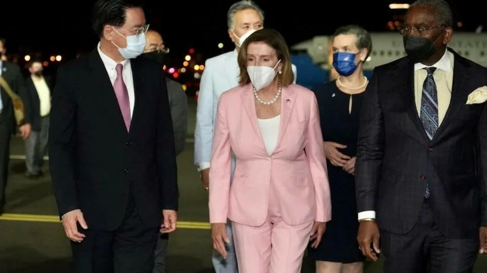Nancy Pelosi llega a Taiwán pese a las advertencias de China