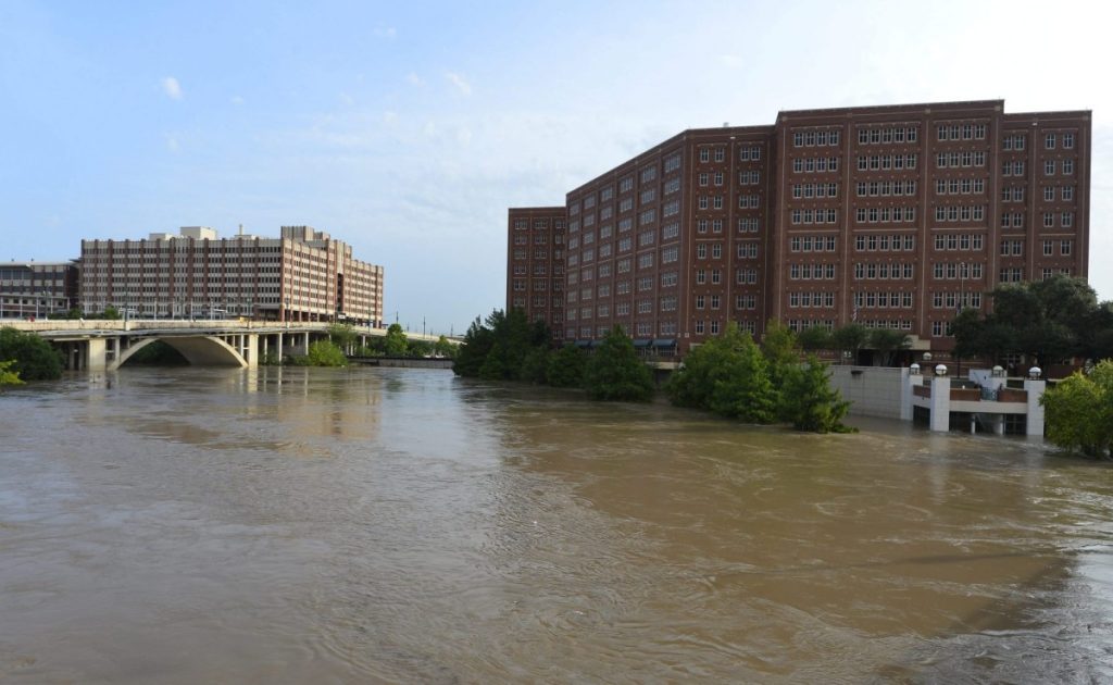 Texas: En estado de desastre por inundaciones que cobraron la vida de una persona