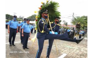 Policía Nacional rinde homenaje a compañeros caídos en cumplimiento de su servicio