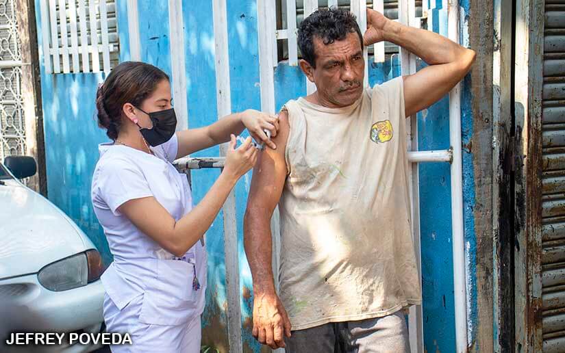 Vacunación voluntaria contra la Covid-19 no se detiene en Managua