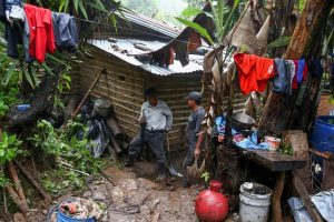 El Salvador decreta alerta roja por lluvias