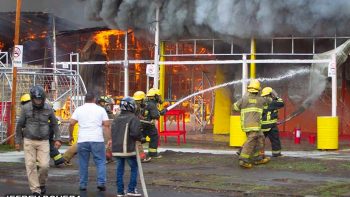Puestos de Pólvora se incendian en el sector de Tiscapa