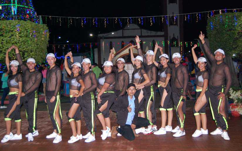Realizan competencia departamental de bailes en León Sur