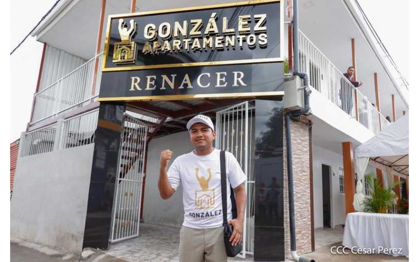Chocolatito González inaugura González Apartamento