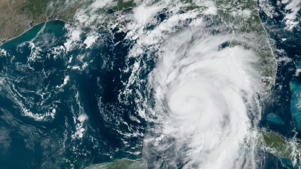 Tormenta Idalia continúa acercándose a la posibilidad de convertirse en huracán