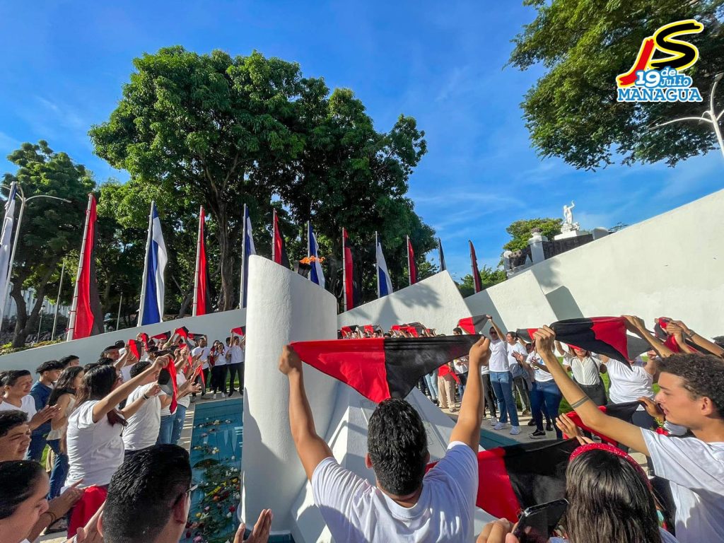 Desde la Plaza la Revolución, militancia sandinista rinde homenaje al Cmdt. Padre de la Revolución Popular Sandinista en el 47 aniversario de su Tránsito a la Inmortalidad.