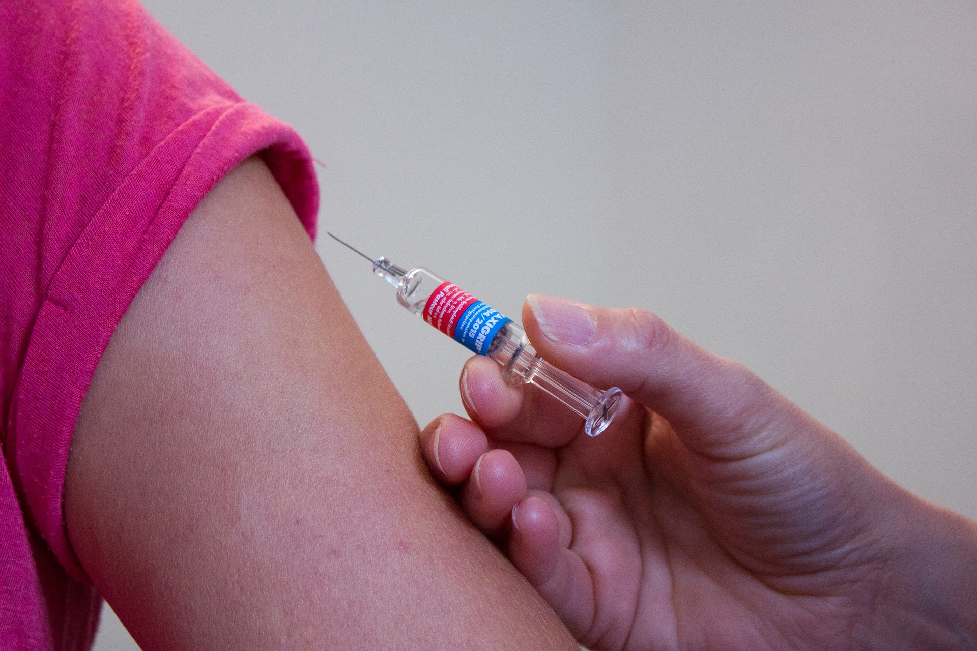La vacuna del VPH es una de las medidas de prevención contra el cáncer cervicouterino. 