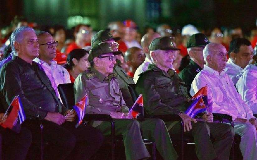 Comandante Raúl Castro y Presidente Miguel Díaz-Canel presiden acto del 26 de Julio en Cuba