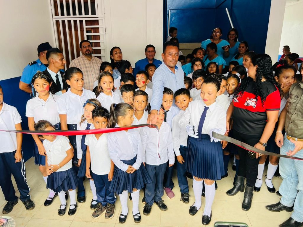 Inauguración de escuela primaria en Jinotega
