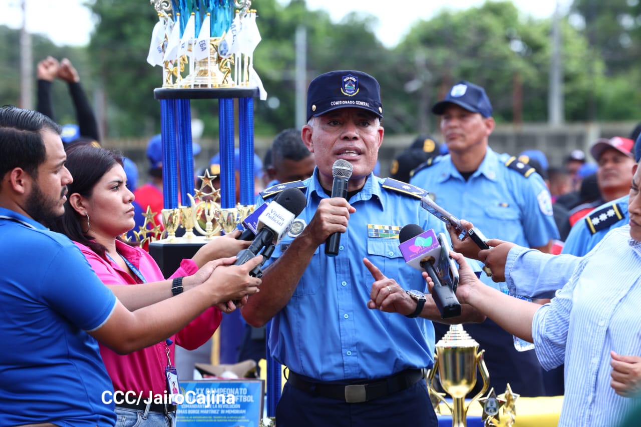 Policía Nacional Inaugura XX Campeonato Nacional de Softbol