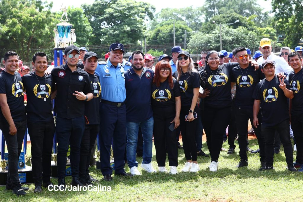 Policía Nacional Inaugura XX Campeonato Nacional de Softbol