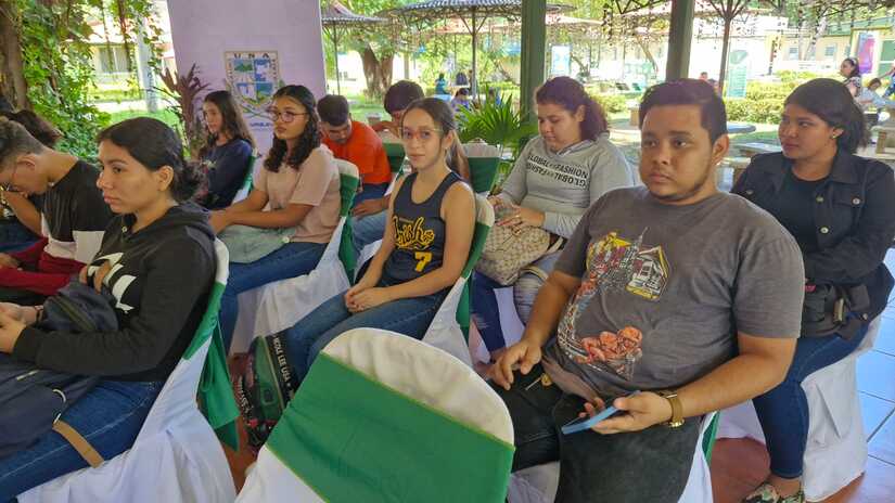 Distribuyen equipos tecnológicos a centros regionales de la Universidad en el Campo de la UNA