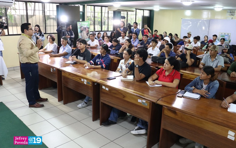 Universitarios se capacitan en manejo inteligente de plagas para una agricultura sostenible