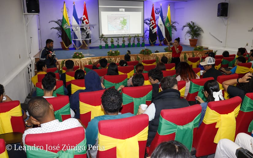 Universidad Nacional Agraria imparte conferencia científica sobre el cacao