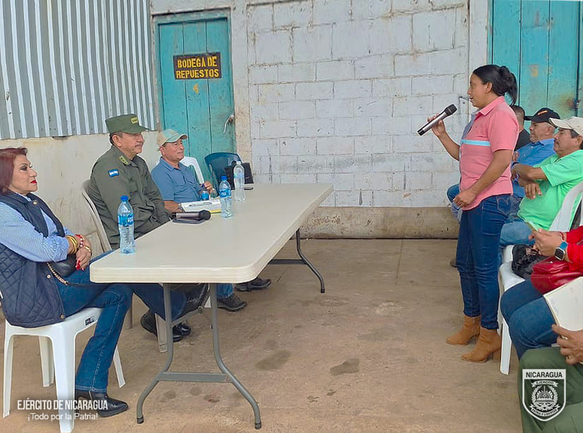 Productores cafetaleros de Jinotega sostienen reunión con el Sexto Comando Militar