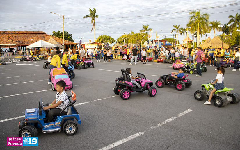Capitalinos disfrutan del tradicional indio viejo en el Puerto Salvador Allende