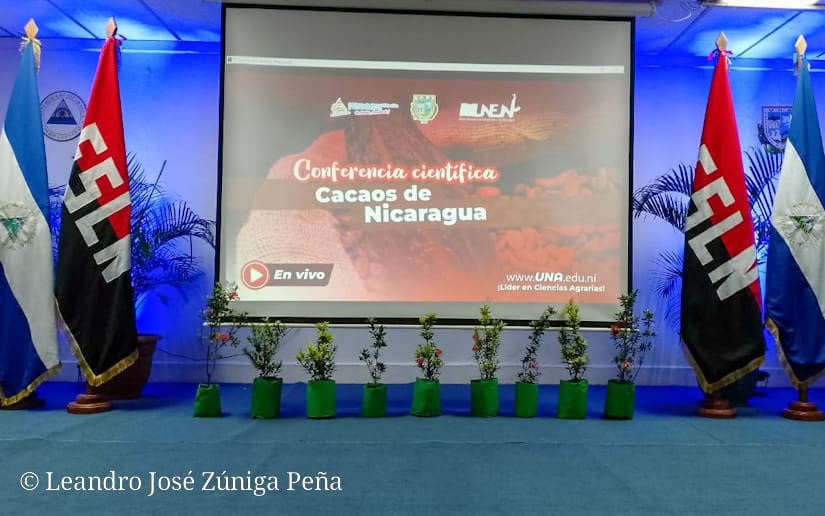 Universidad Nacional Agraria imparte conferencia científica sobre el cacao