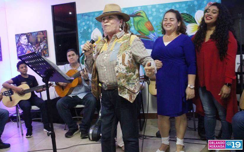 Protagonistas de la Casa de Cultura "Otto de la Rocha" en el concierto Cantos de Amor a Nicaragua