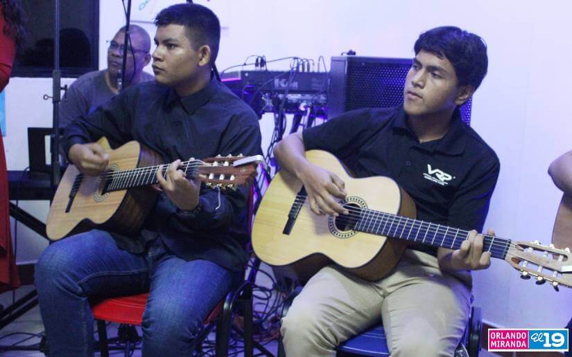 Protagonistas de la Casa de Cultura "Otto de la Rocha" en el concierto Cantos de Amor a Nicaragua
